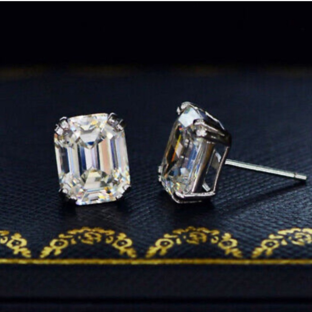 NWT STERLING SILVER DIAMOND STUD EARRINGS